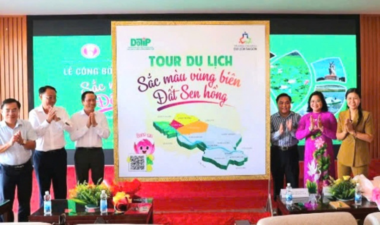 Ra mắt tour du lịch Sắc màu Vùng biên – Đất Sen hồng