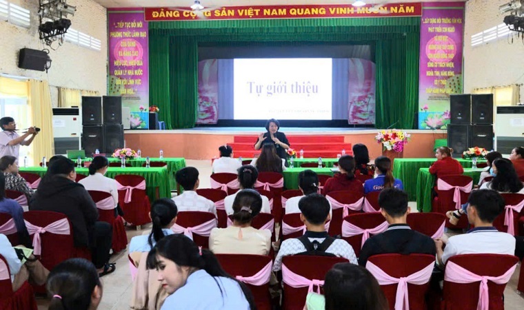 Kỹ năng giao tiếp và chăm sóc khách hàng trong hoạt động du lịch