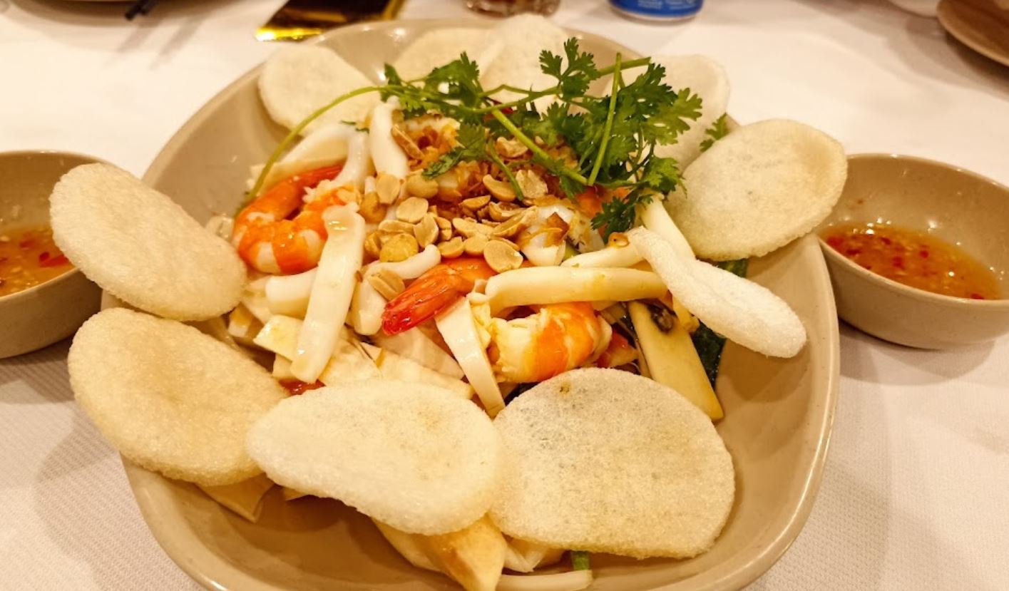 Gỏi củ hủ dừa hải sản