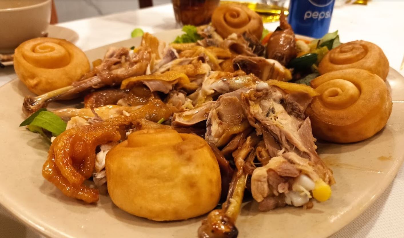 Gà tre hấp mắm nhỉ  + bánh bao