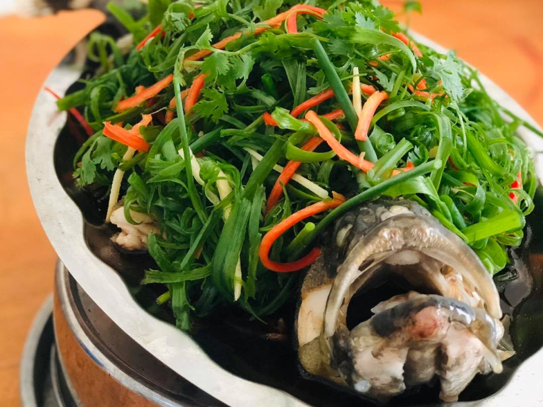 Cá bóng mú hấp hongkong