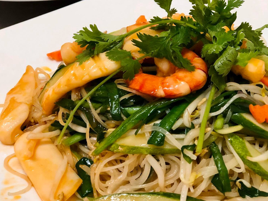Hủ tiếu xào tôm mực