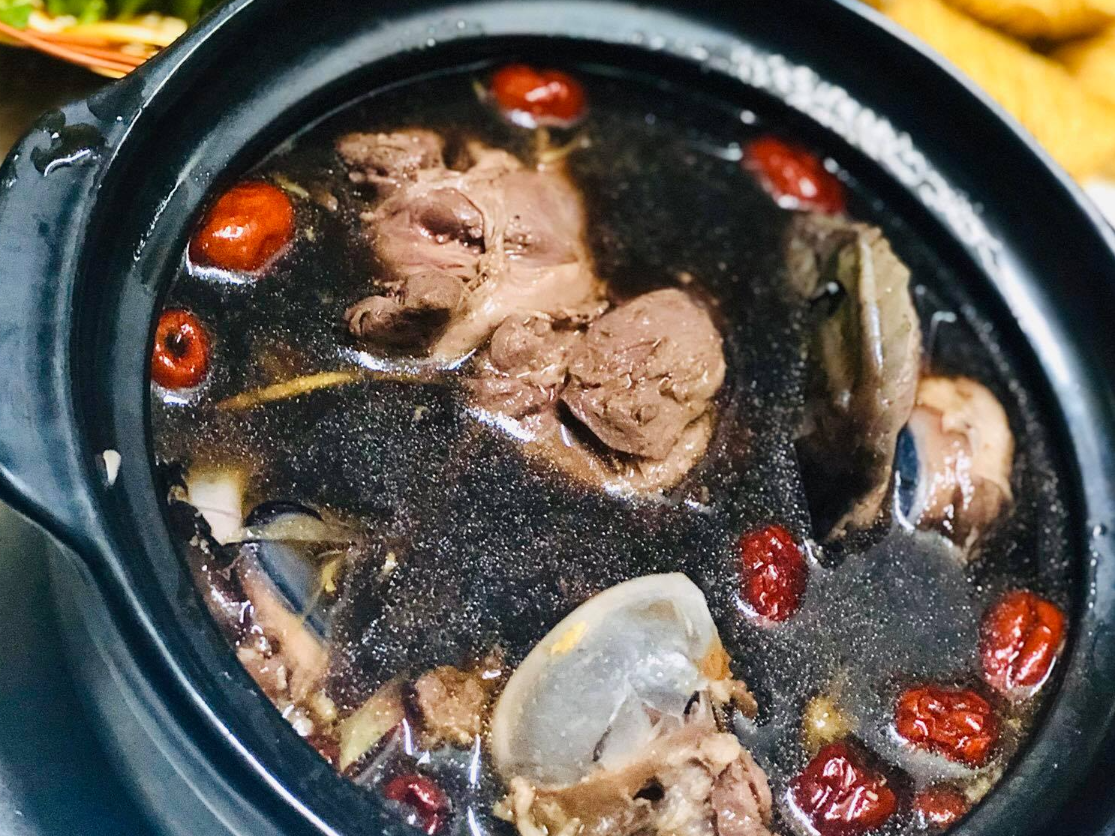 Mắt cá ngừ tiềm thuốc bắc