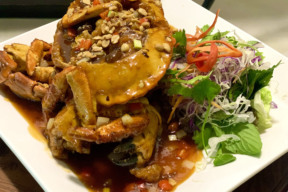 Cua nâu Nauy sốt me